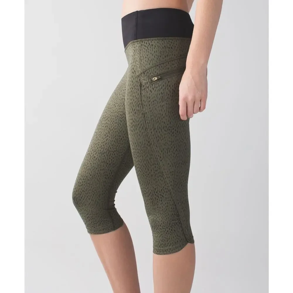 Lululemon Run: Top Speed Crop Dottie Dash Fatigue Green Black / Black - Size: 4